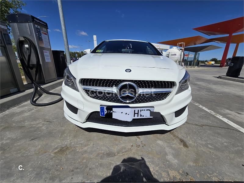 Usado Mercedes CLA200 136 CV (100 kW) 2014 Blanco Berlina