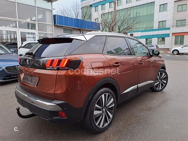 Usado Peugeot 3008 Allure 180 CV (132 kW) 2019 Marrón SUV