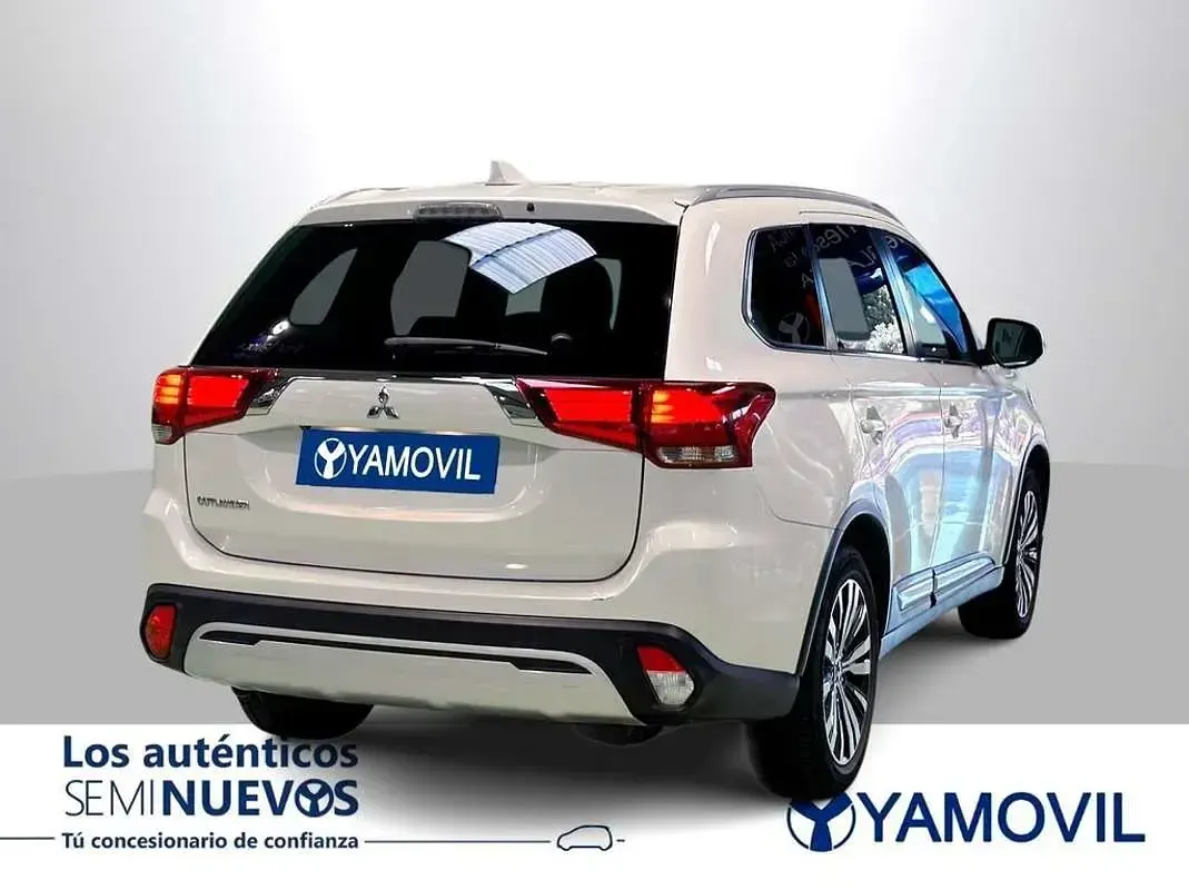 Usado Mitsubishi Outlander Motion 150 CV (110 kW) 2021 Blanco SUV