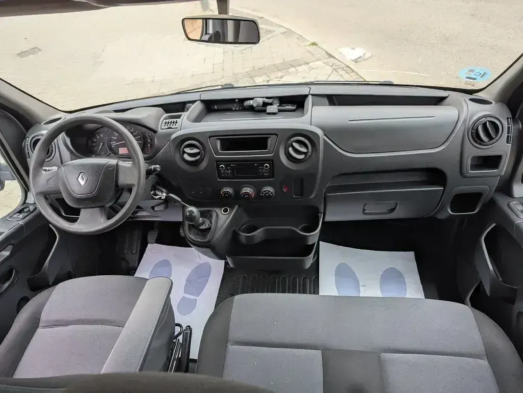 Usado Renault Master 150 CV (110 kW) 2019 Gris Berlina