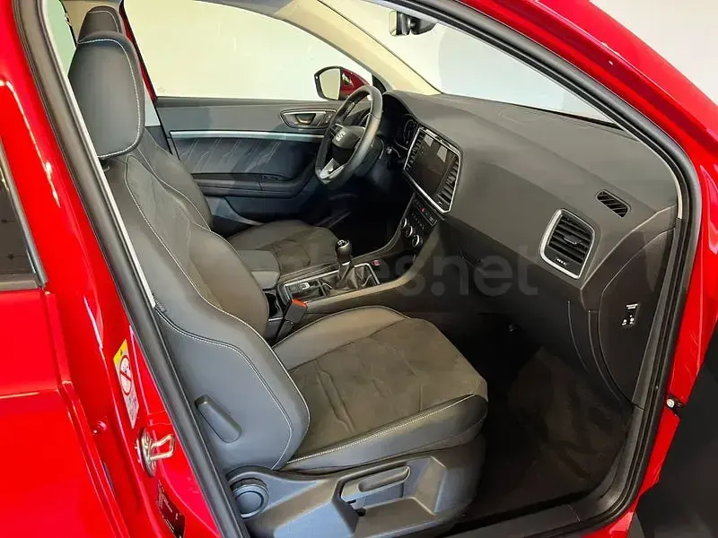 Usado Seat Ateca Style 116 CV (85 kW) 2024 Granate SUV