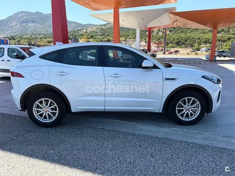 Usado Jaguar E-Pace R-Dynamic 150 CV (110 kW) 2019 Blanco SUV