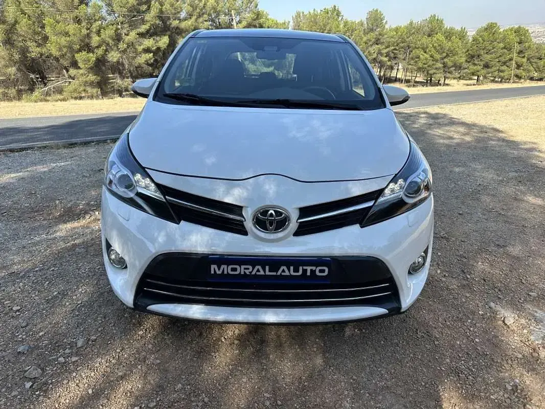 Usado Toyota Verso Comfort 111 CV (81 kW) 2016 Blanco Monovolumen