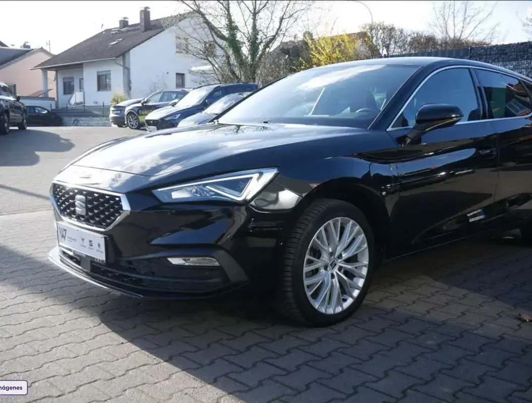 Usado Seat Leon ST XCELLENCE 205 CV (150 kW) 2021 Negro Familiar