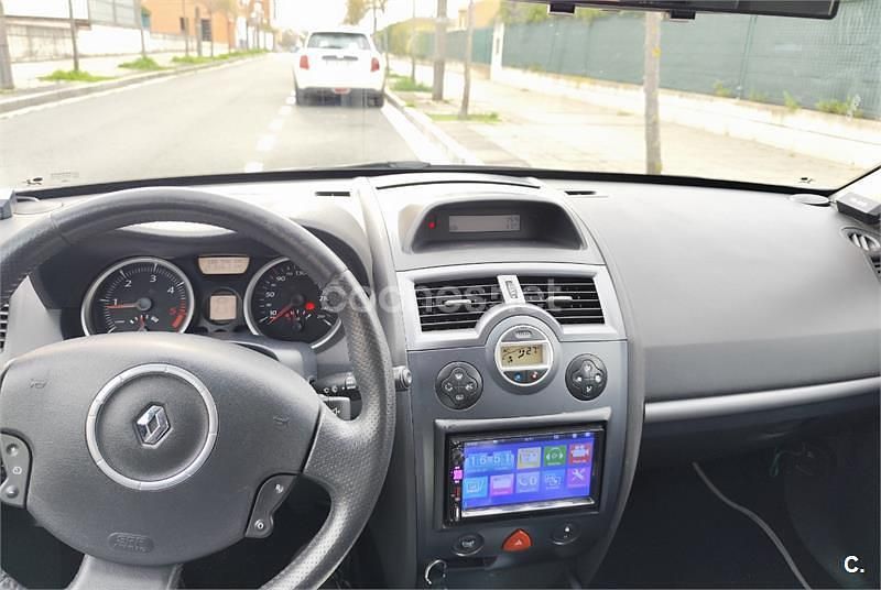 Begagnad Renault Mégane II Expression 130 HK (95 kW) 2007 Grå Sedan