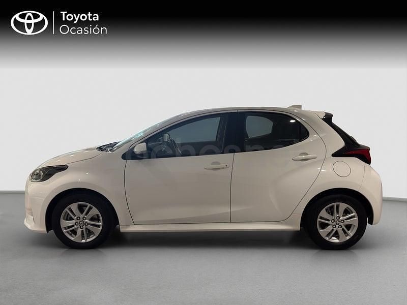 Usado Toyota Yaris Hybrid Active 116 CV (85 kW) 2022 Blanco Berlina