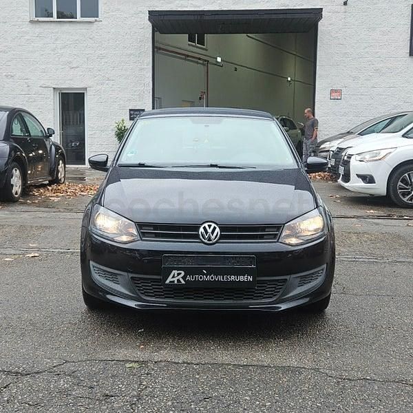 Usado VW Polo Advance 70 CV (51 kW) 2012 Gris / plata Utilitario