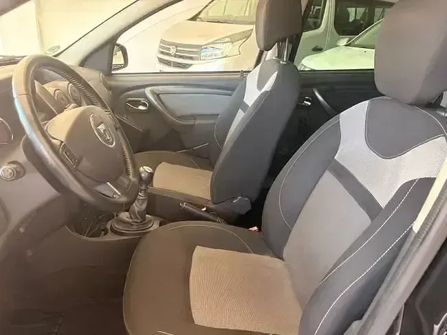 Käytetty Dacia Duster Urban Explorer 109 HP (80 kW) 2016 Musta Katumaasturi