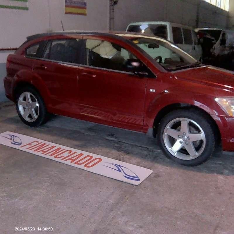 Usado Dodge Caliber SXT 140 CV (102 kW) 2008 Burdeos Utilitario