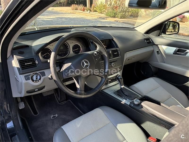 Usado Mercedes C220 Avantgarde 150 CV (110 kW) 2007 Negro Berlina