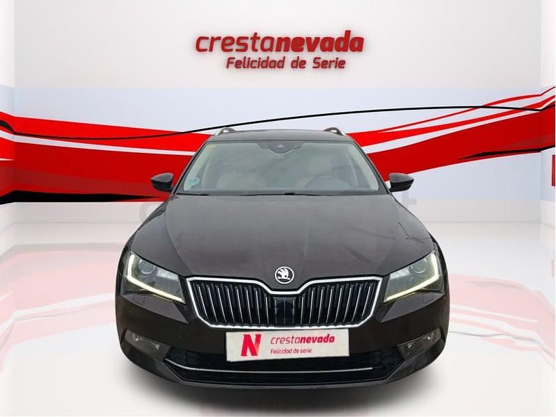 Usado Skoda Superb Style 150 CV (110 kW) 2018 Marrón Familiar