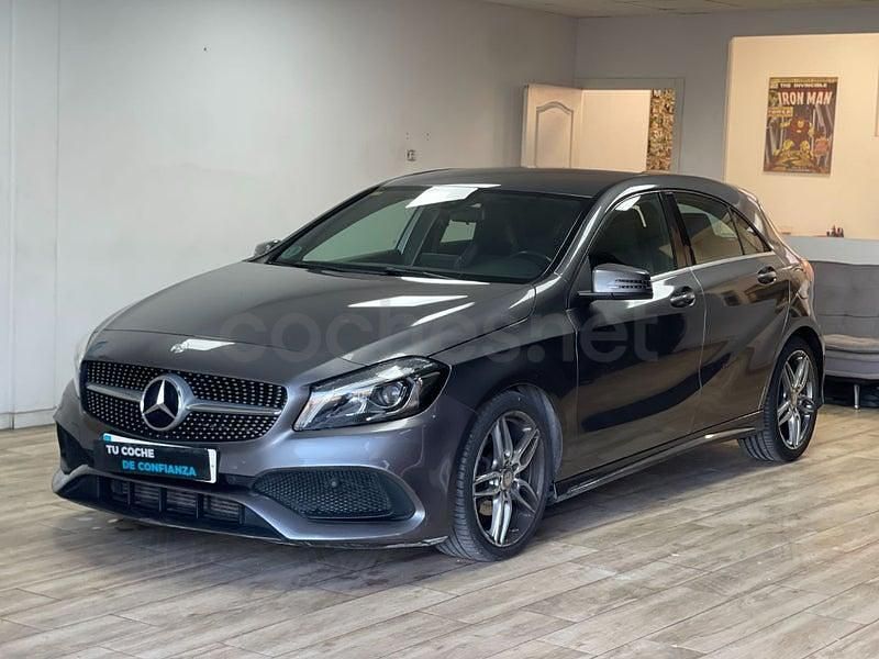 Usado Mercedes A200 AMG line 136 CV (100 kW) 2016 Gris / plata Berlina