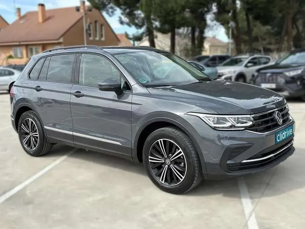 Usado VW Tiguan 150 CV (110 kW) 2023 Gris SUV