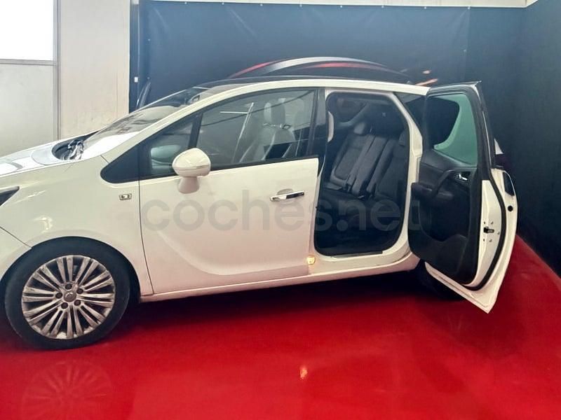 Usado Opel Meriva Cosmo 130 CV (95 kW) 2011 Blanco Monovolumen