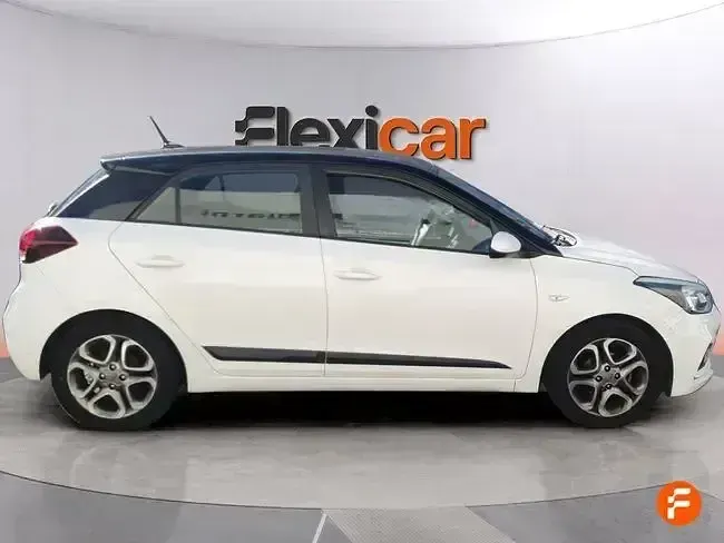 Usado Hyundai i20 84 CV (61 kW) 2019 Blanco Utilitario