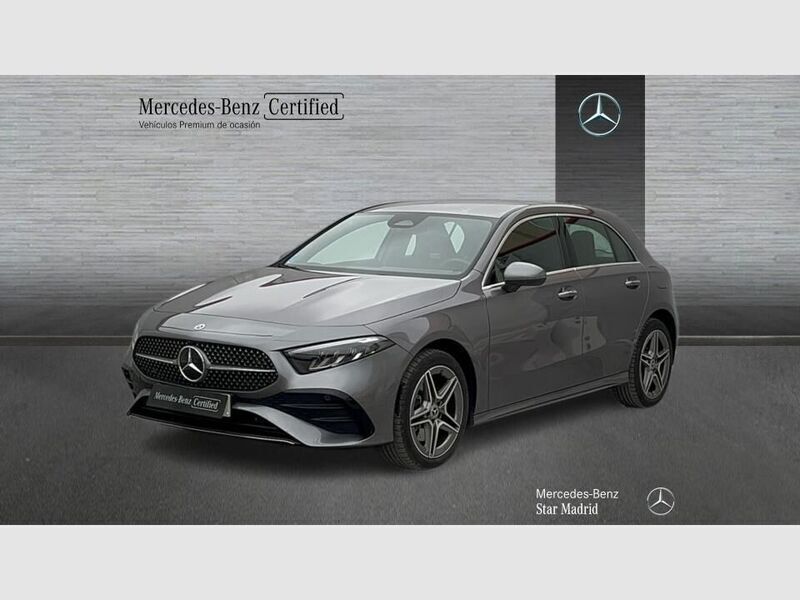 Gris montaña Usado 2024 Mercedes A250 AMG line Berlina | 34.990 € (Buen precio) - Imagen 1/4