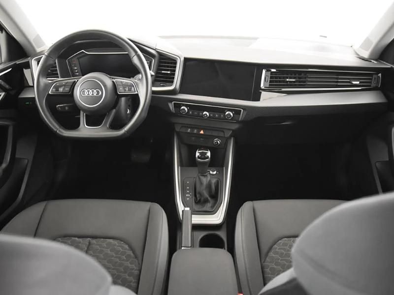 Usado Audi A1 Sportback 110 CV (80 kW) 2021 Gris/plata Utilitario
