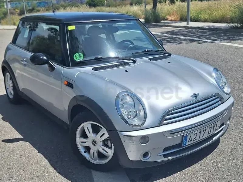 Usado Mini Cooper 116 CV (85 kW) 2006 Gris / plata Utilitario
