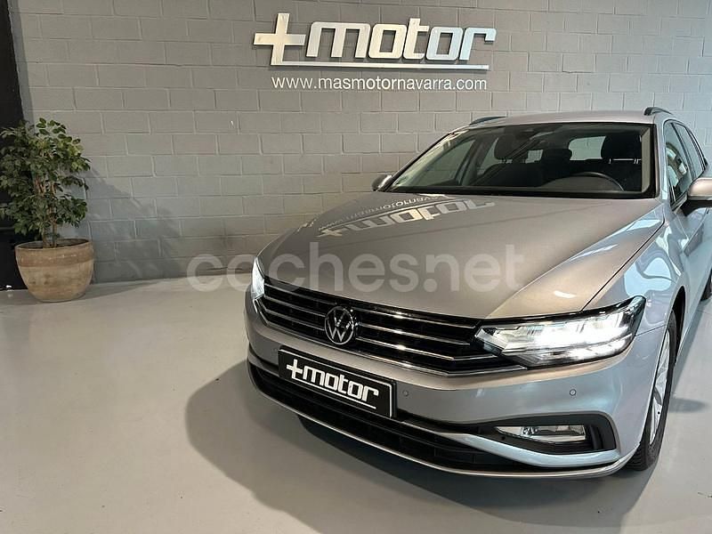Usado VW Passat 122 CV (89 kW) 2021 Gris / plata Familiar