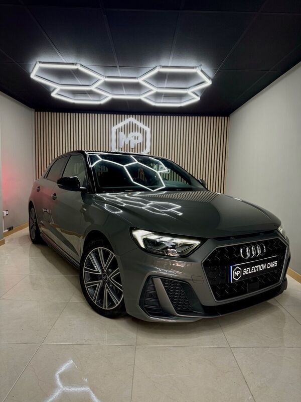 Gris Usado 2022 Audi A1 Sportback S-Line Utilitario | 22.900 € (Precio justo) - Imagen 1/4