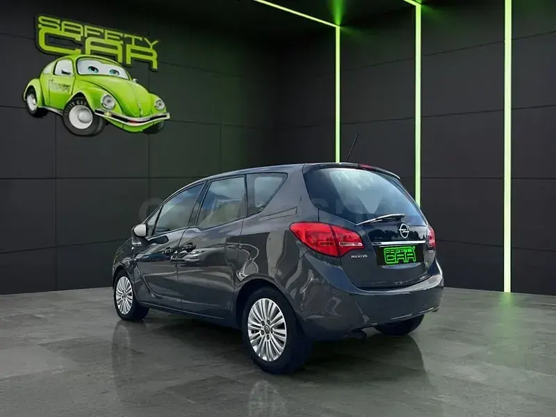 Usado Opel Meriva Selective 120 CV (88 kW) 2013 Gris / plata Monovolumen