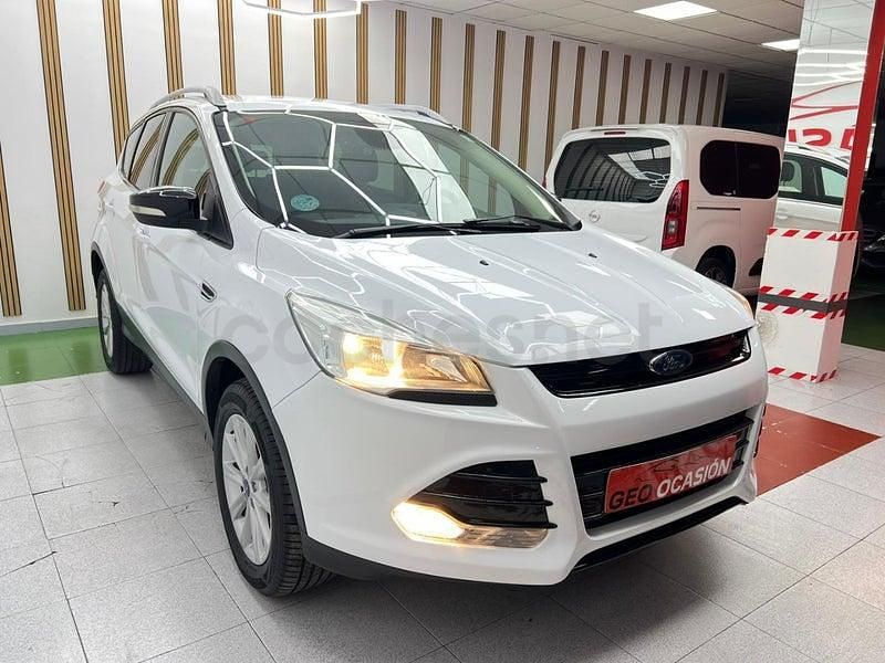 Usado Ford Kuga Titanium 150 CV (110 kW) 2016 Blanco SUV