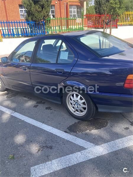 Usado BMW 318 113 CV (83 kW) 1997 Azul Berlina