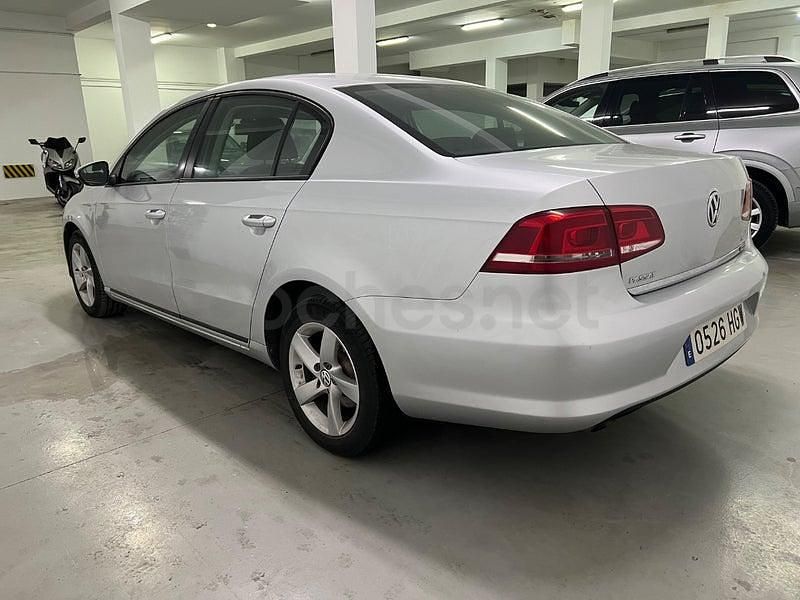 Usado VW Passat Edition 105 CV (77 kW) 2011 Gris / plata Berlina
