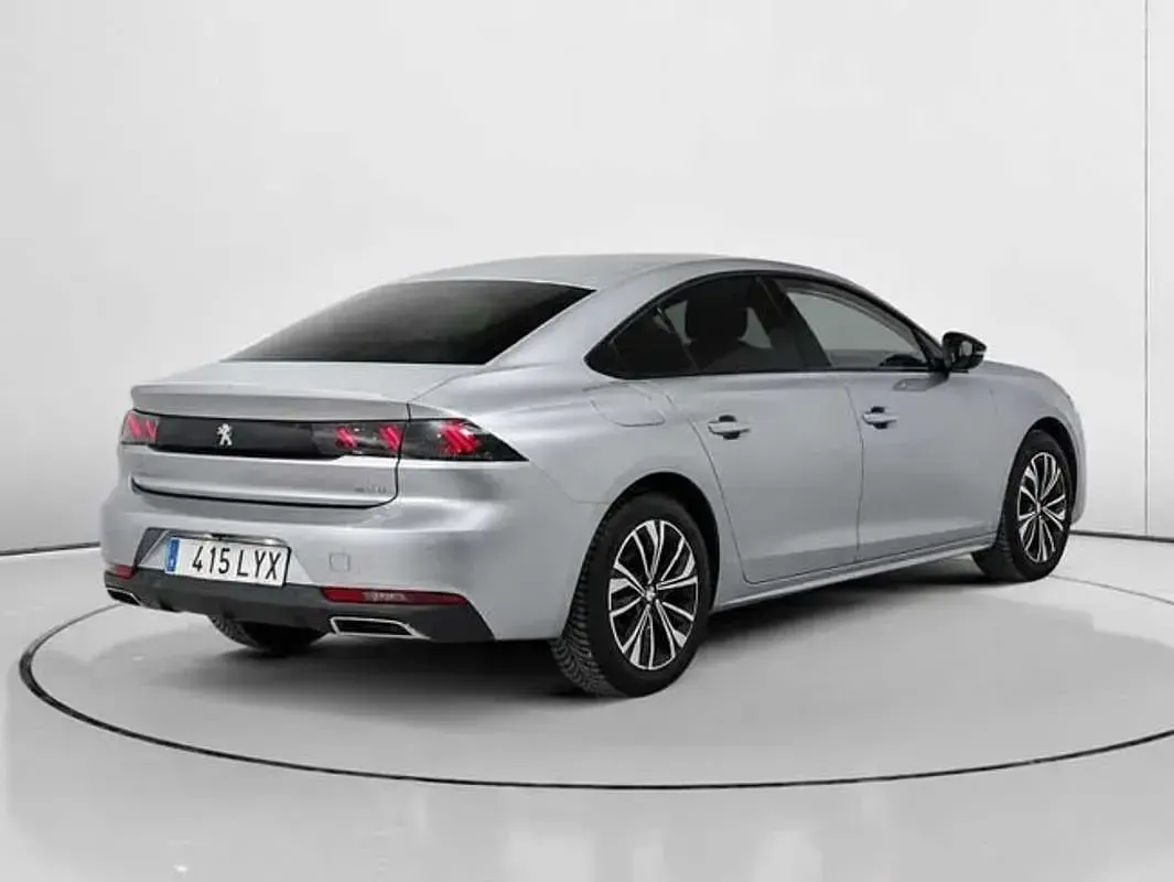 Usado Peugeot 508 Allure 131 CV (96 kW) 2022 Gris Berlina