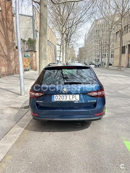 Usado Skoda Superb Ambition 150 CV (110 kW) 2017 Azul Familiar