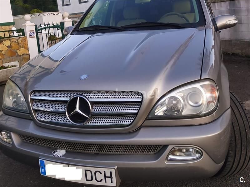 Gris / plata Usado 2004 Mercedes ML270 Edition SUV | 7999 € (Un poco caro) - Imagen 1/4