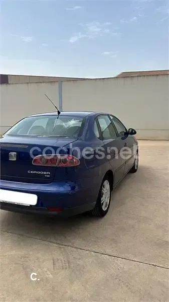 Usado Seat Cordoba Stella 100 CV (73 kW) 2003 Azul Berlina