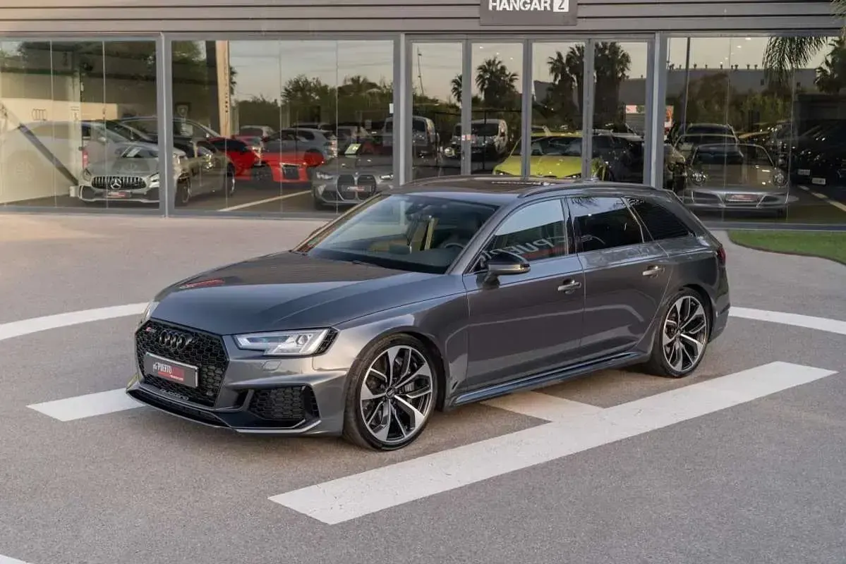 Usado Audi RS4 Sport 450 CV (330 kW) 2018 Gris Familiar