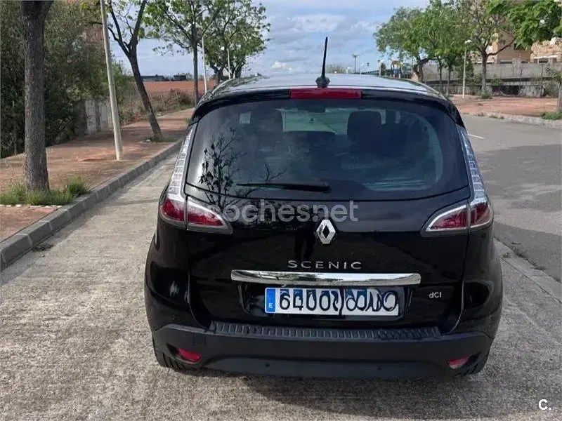 Usado Renault Scénic Bose Edition 110 CV (80 kW) 2015 Negro Monovolumen
