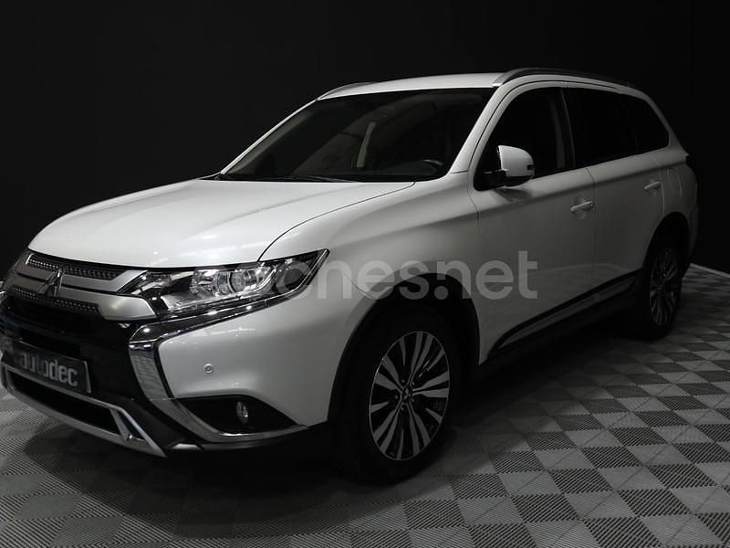 Usado Mitsubishi Outlander Motion 150 CV (110 kW) 2020 Blanco SUV