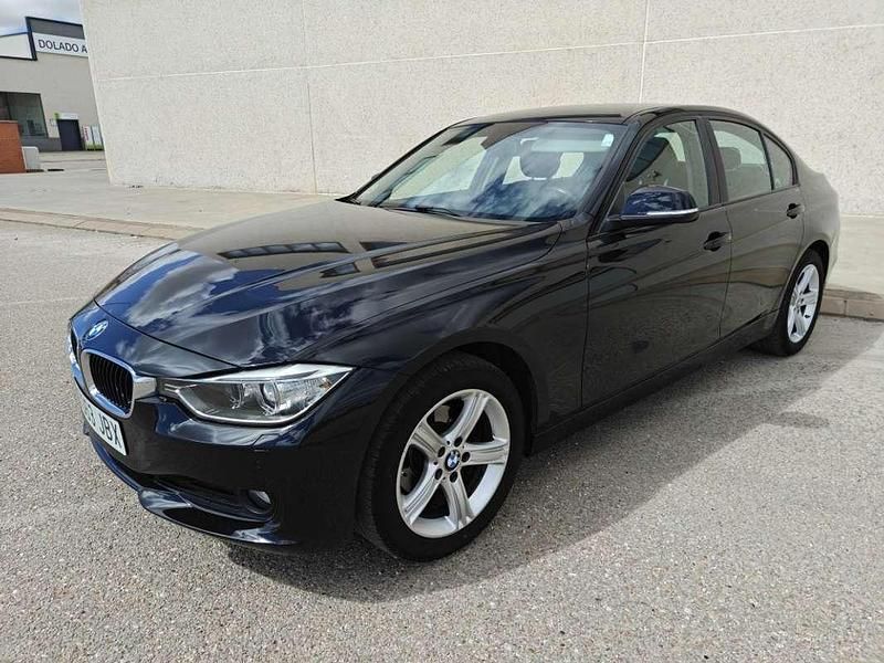Negro Usado 2015 BMW 318 Berlina | 14.995 € (Precio justo) - Imagen 1/4