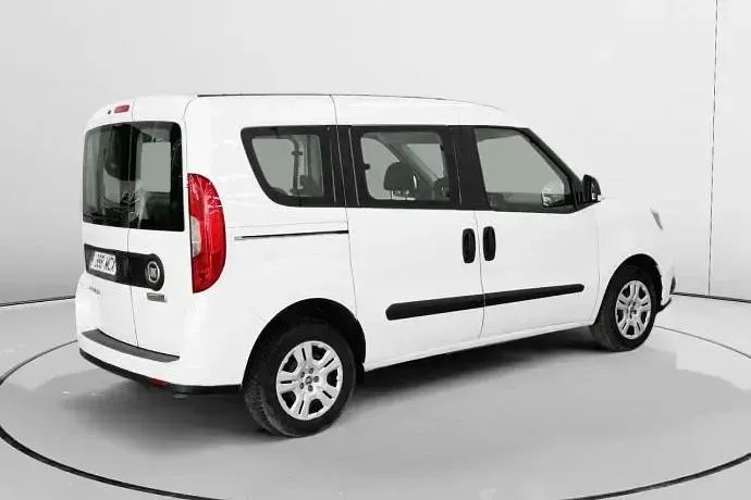 Usado Fiat Doblò 105 CV (77 kW) 2022 Monovolumen
