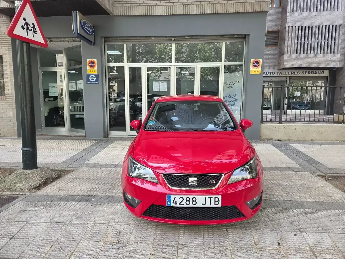 Usado Seat Ibiza FR 110 CV (80 kW) 2016 Rojo Berlina