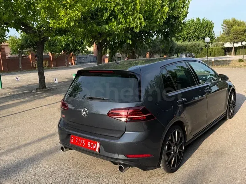 Usado VW Golf VII GTI 245 CV (180 kW) 2019 Gris / plata Berlina