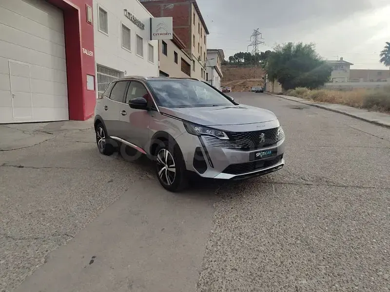 Usado Peugeot 3008 GT 300 CV (220 kW) 2022 Gris / plata SUV