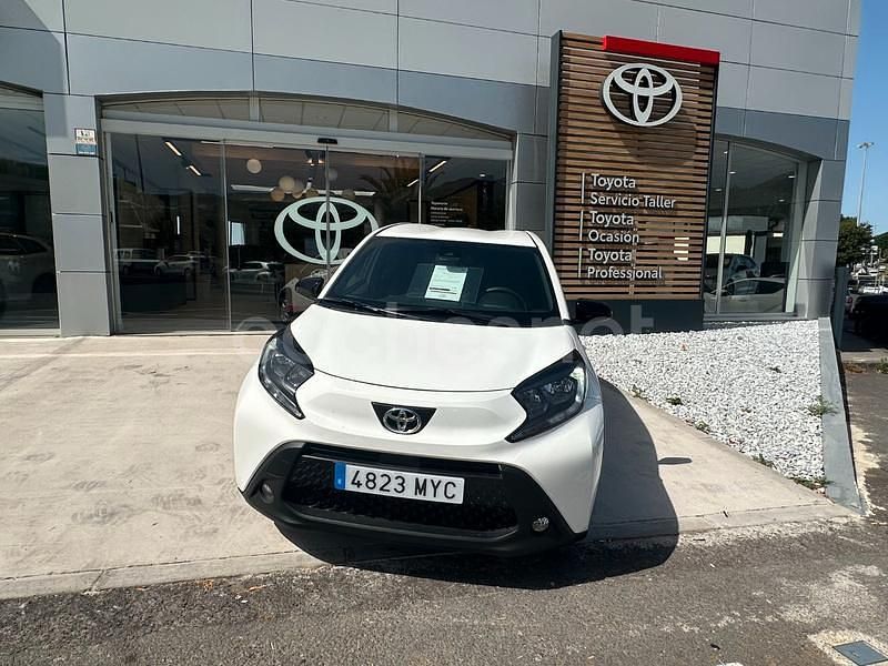 Blanco Usado 2025 Toyota Aygo Play Utilitario | 13.950 € (Buen precio) - Imagen 1/4