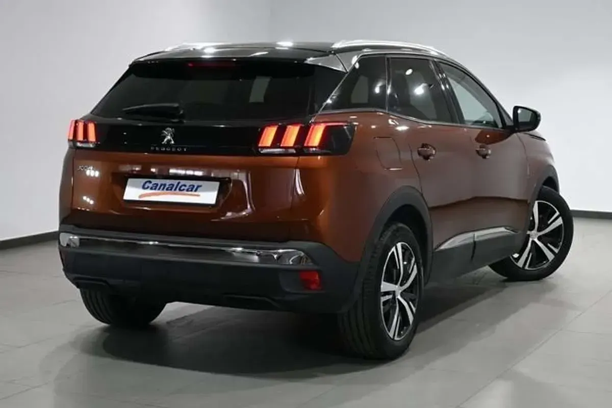 Usado Peugeot 3008 Allure 150 CV (110 kW) 2017 Marrón SUV