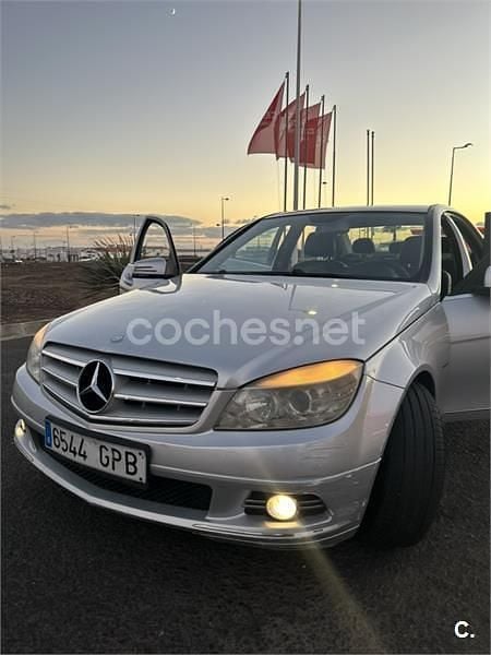 Usado Mercedes C180 156 CV (114 kW) 2009 Gris / plata Berlina