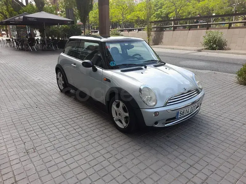Usado Mini Cooper 116 CV (85 kW) 2006 Gris / plata Utilitario