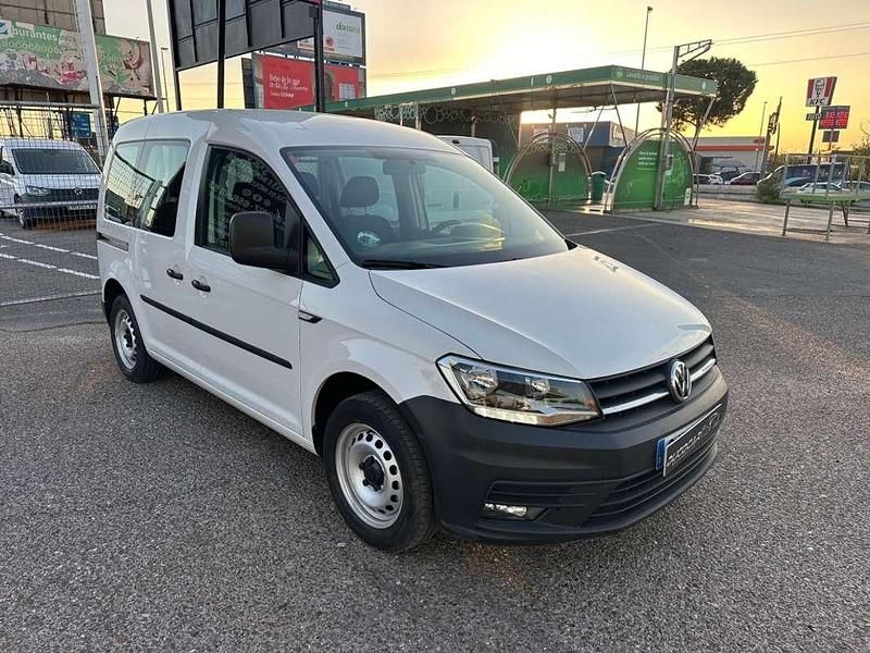 Usado VW Caddy 102 CV (75 kW) 2020 Blanco Monovolumen