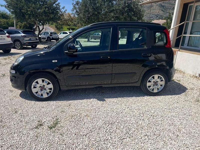 Usado Fiat Panda Easy 69 HP (50 kW) 2018 Preto Citadino