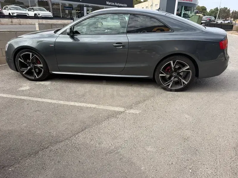 Usado Audi A5 S-Line 245 CV (180 kW) 2012 Gris / plata Coupe