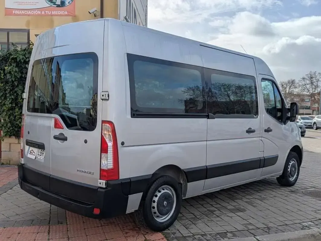 Usado Renault Master 140 CV (102 kW) 2019 Gris Van