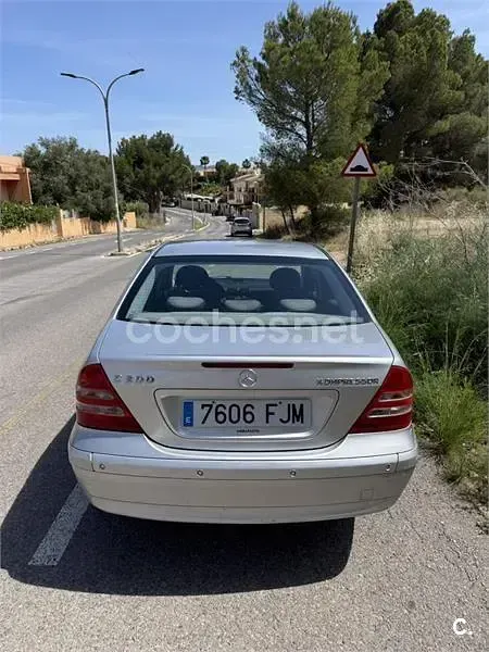 Usado Mercedes C200 Classic 163 CV (119 kW) 2000 Negro Berlina