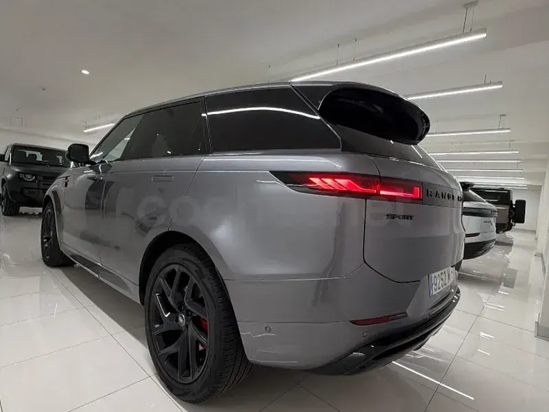 Usado Land Rover Range Rover Sport SE Dynamic 300 CV (220 kW) 2024 Gris / plata SUV
